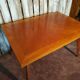 Table scandinave