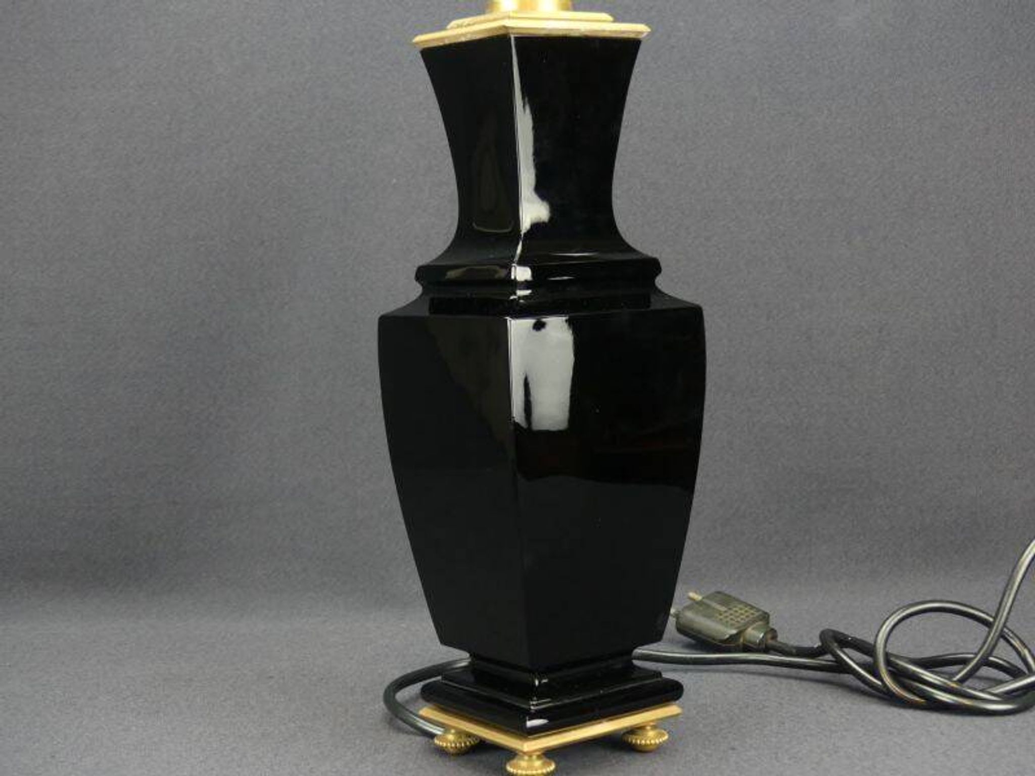 Baccarat, pied de lampe en cristal noir
