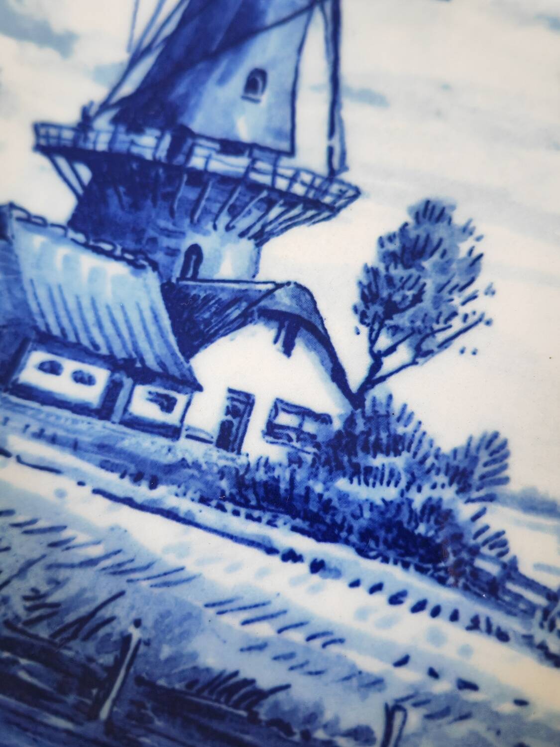 Delft mill and boats plate