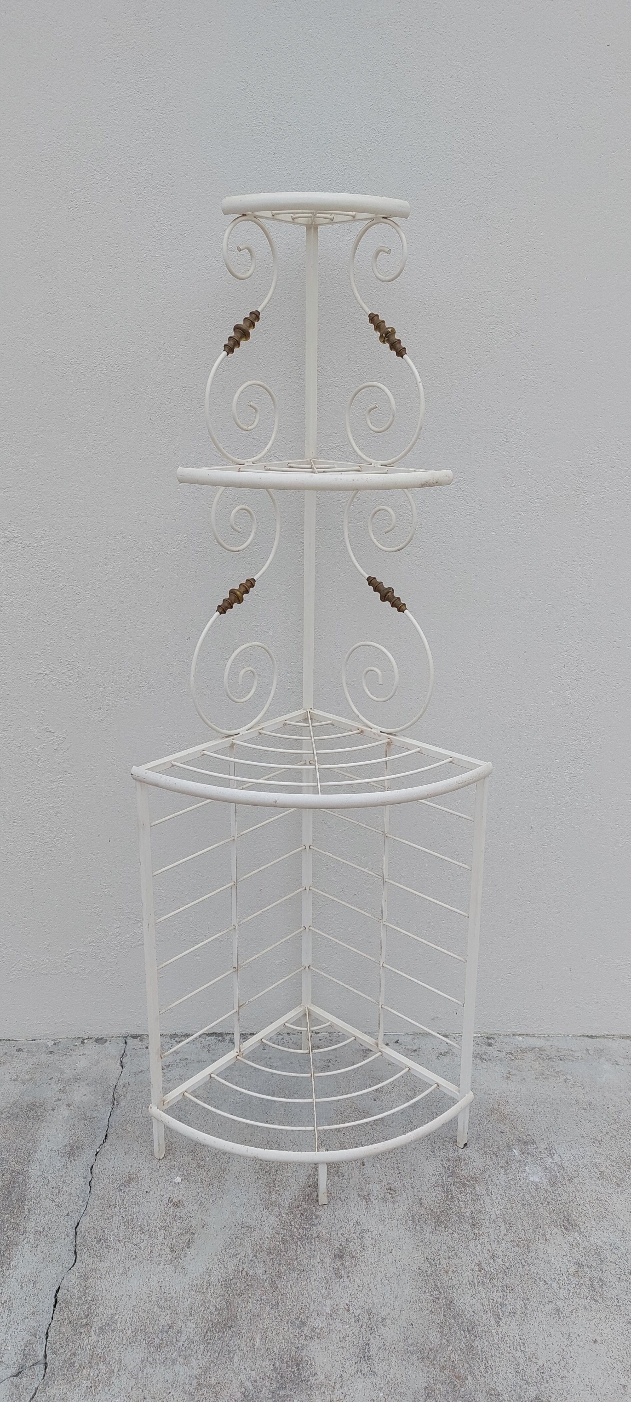 Étagère de coin de boulanger en fer