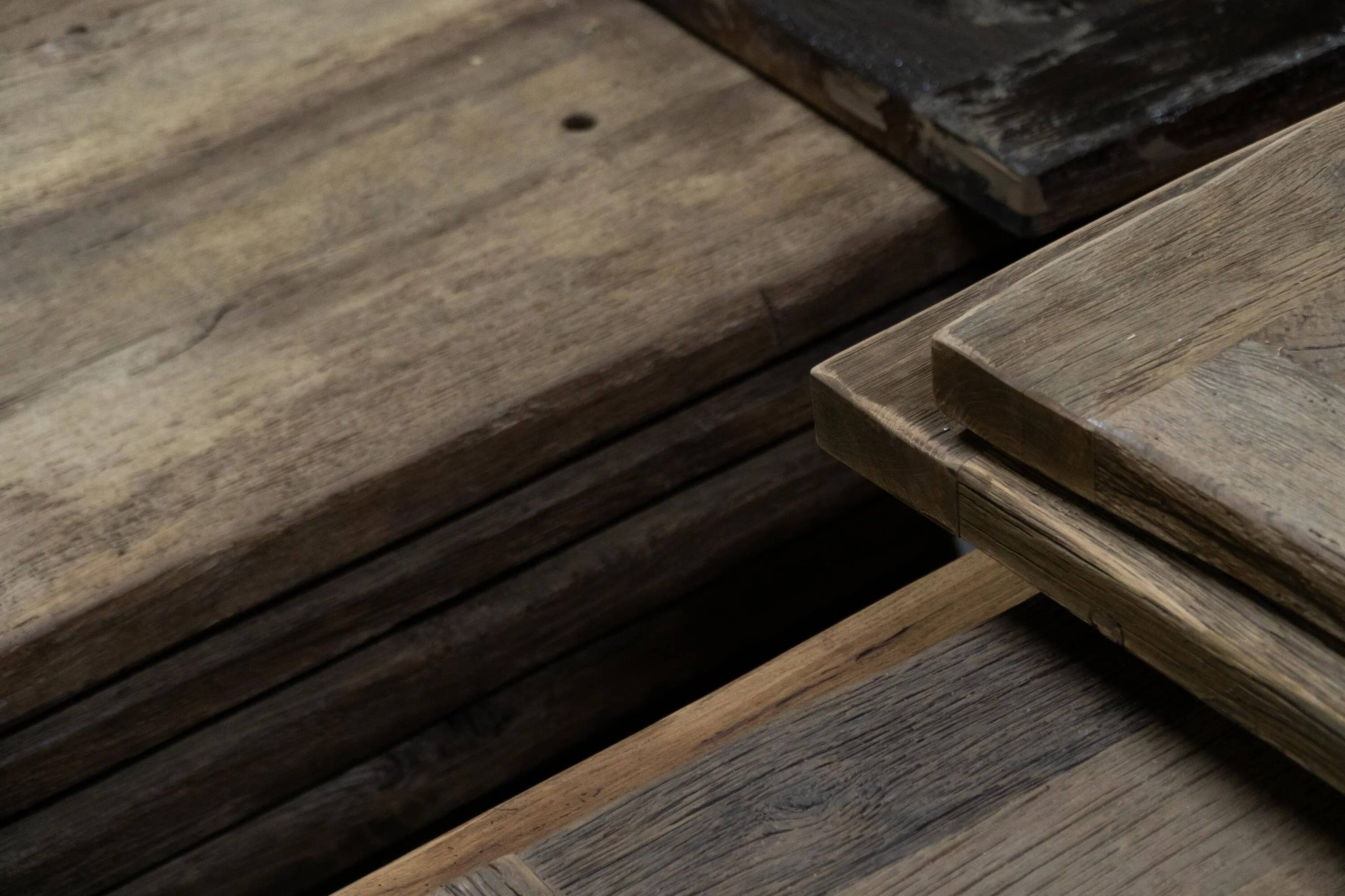 Round reclaimed wooden table || Rustic furniture || Vintage