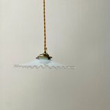 Crenellated opaline suspension
