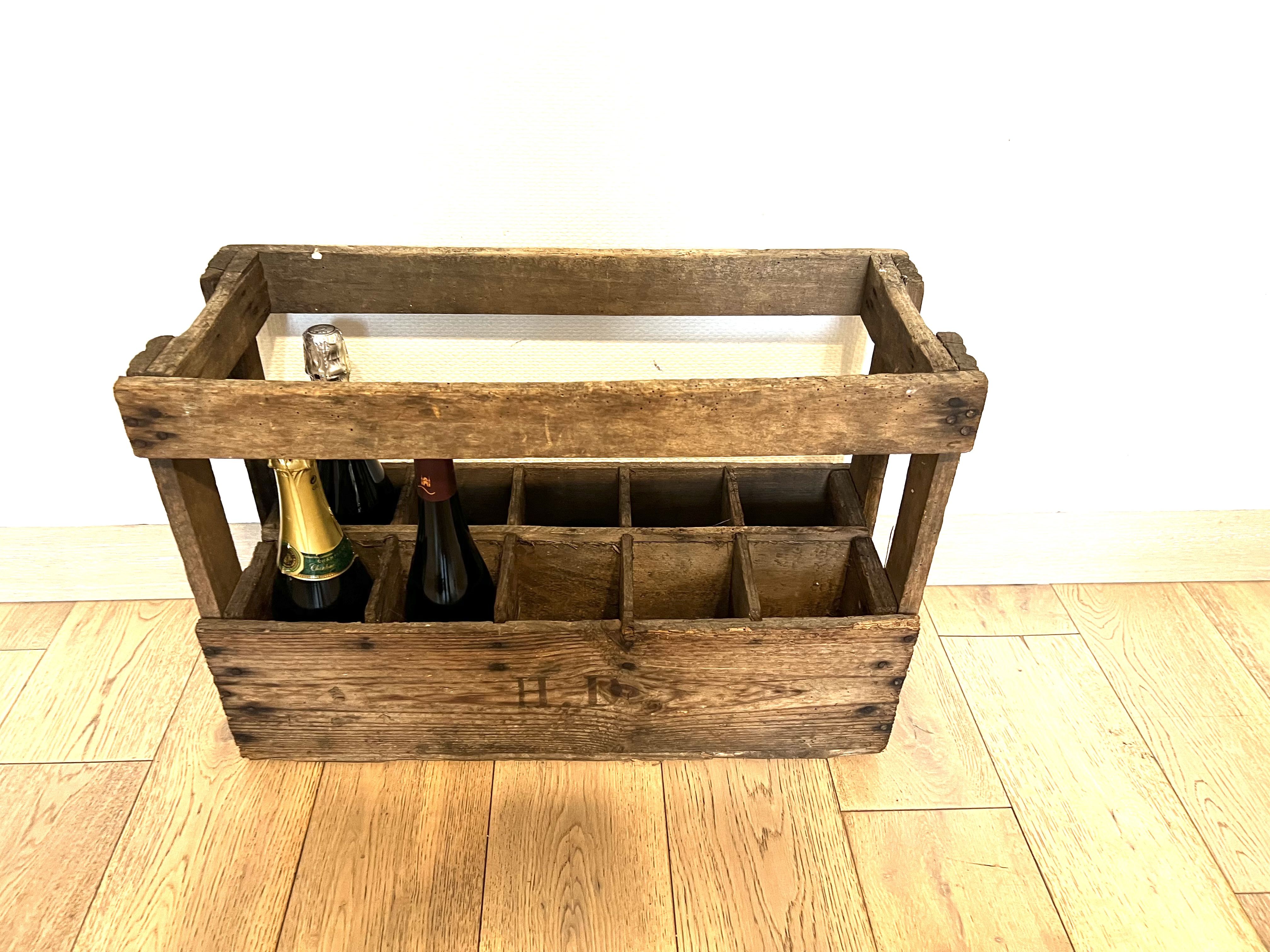 Vintage wooden wine case locker old bottle with HD monogram