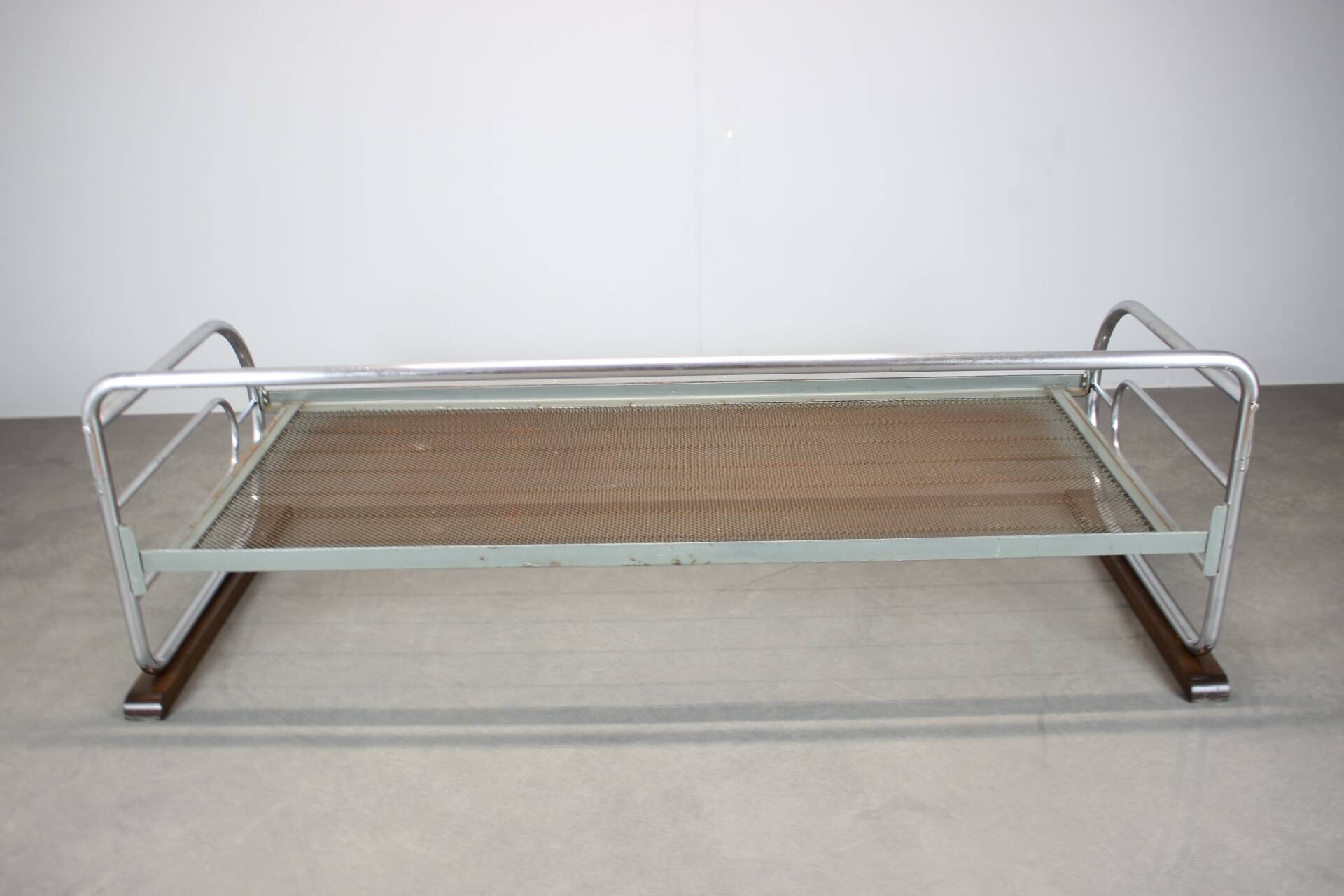 Three-seater tubular canapé Bauhaus by Slezák, Czechoslovakia, 1930s