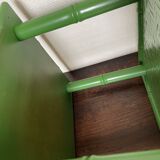 Table with 3 wood and bamboo trays