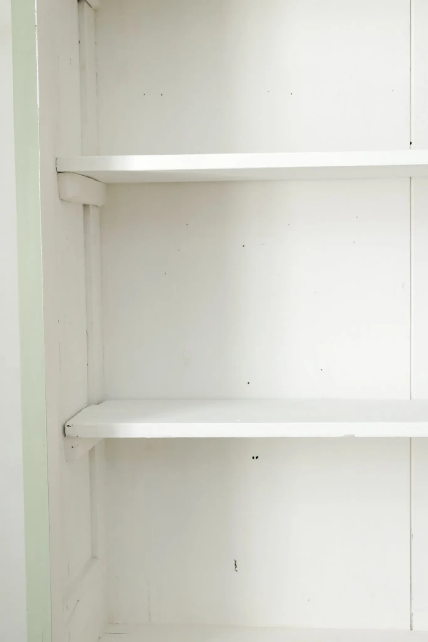 Large green display cabinet with sliding doors – two-part buffet, 219 cm