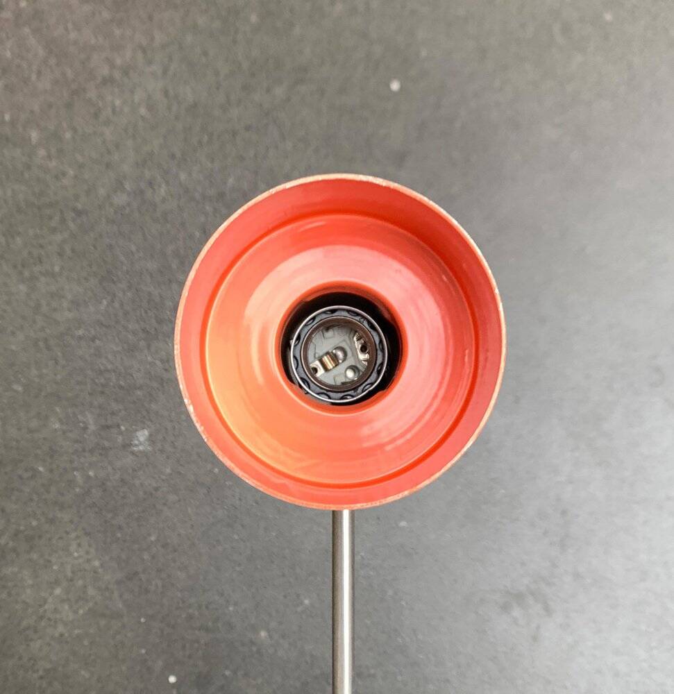 Minimalist table lamp