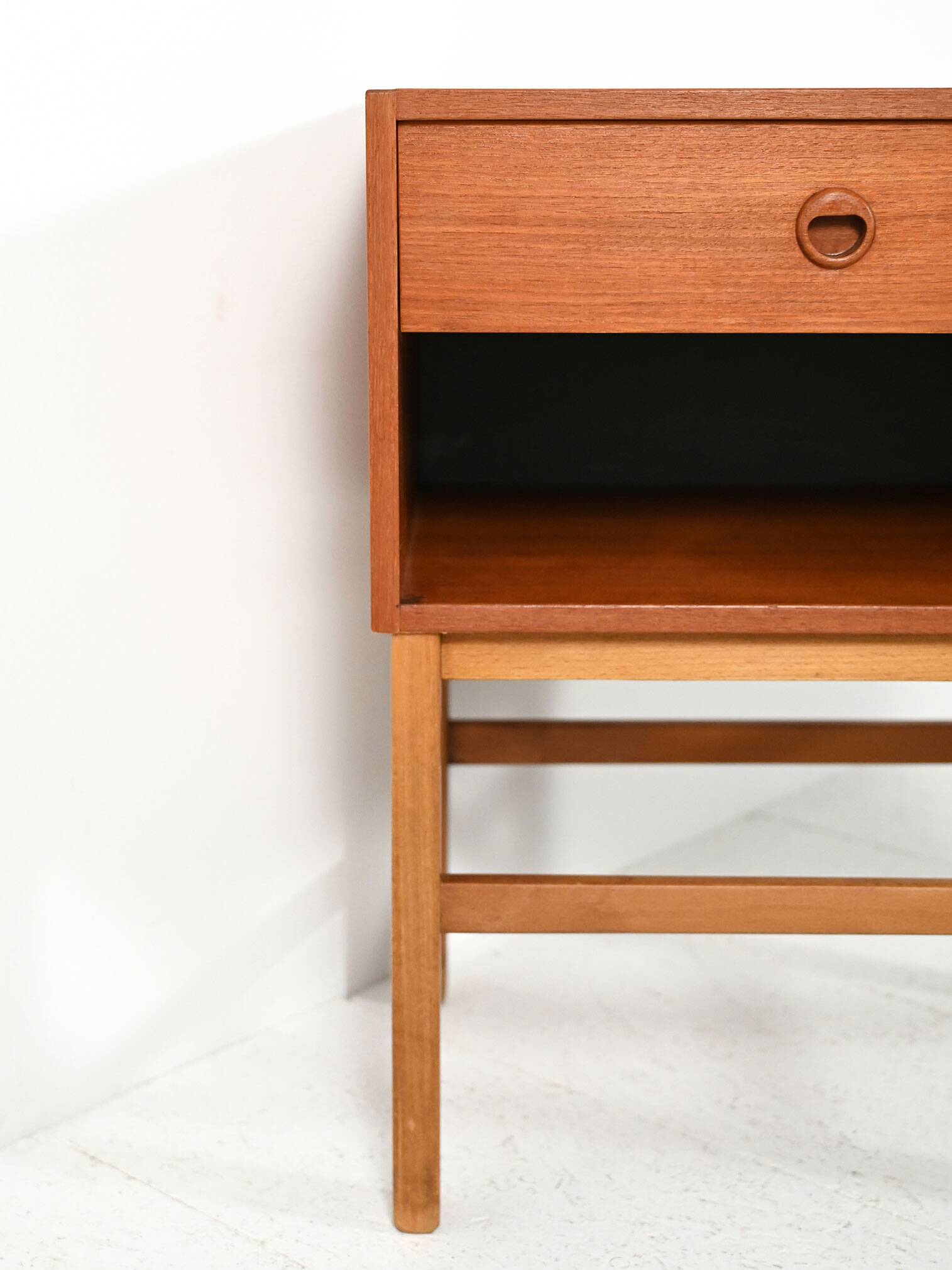 Scandinavian box-form bedside table in teak, 1960s