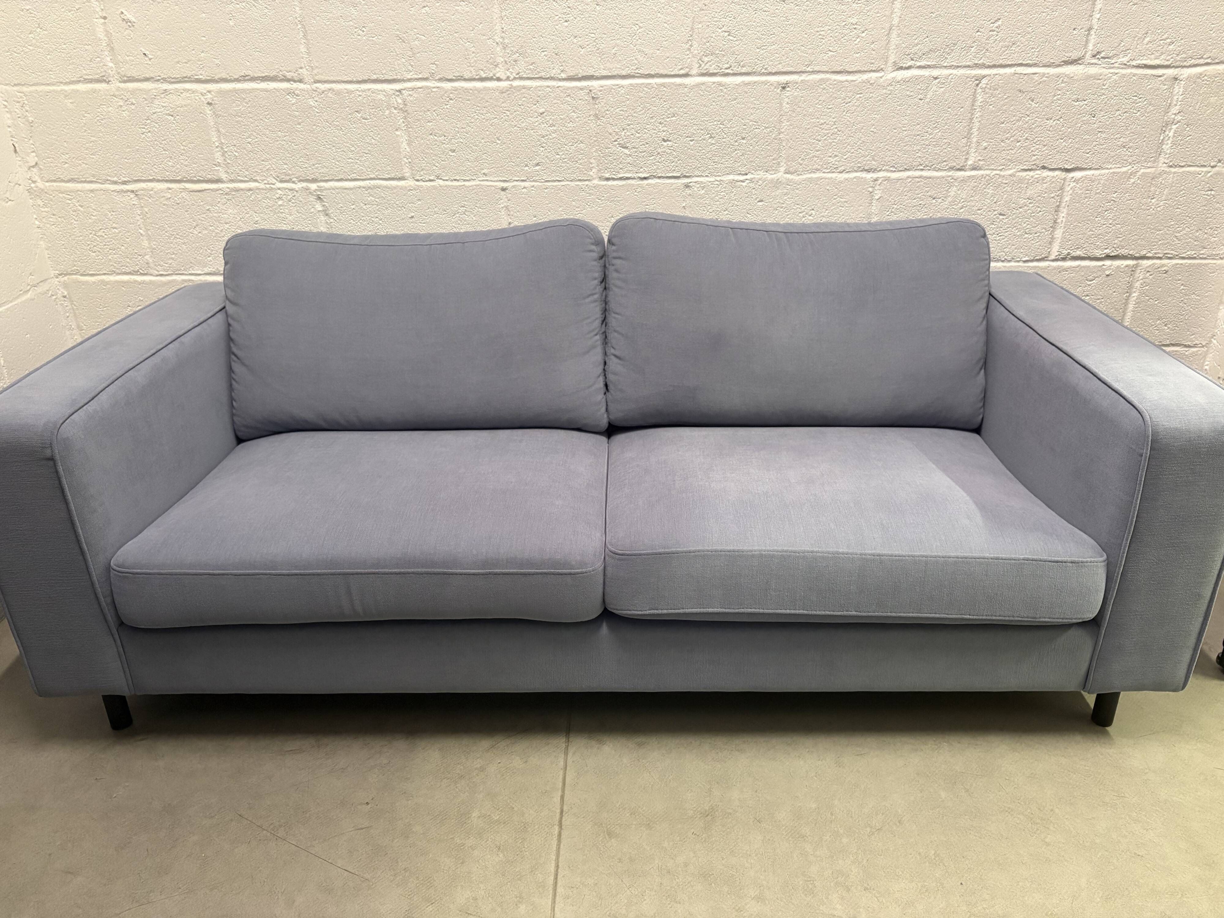 Indivi 2.5-seater sofa, light blue Frisco BoConcept