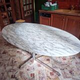 Oval marble table circa 1970