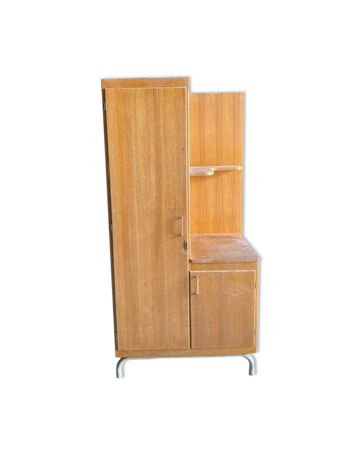 Vintage 50s design boarding school wardrobe