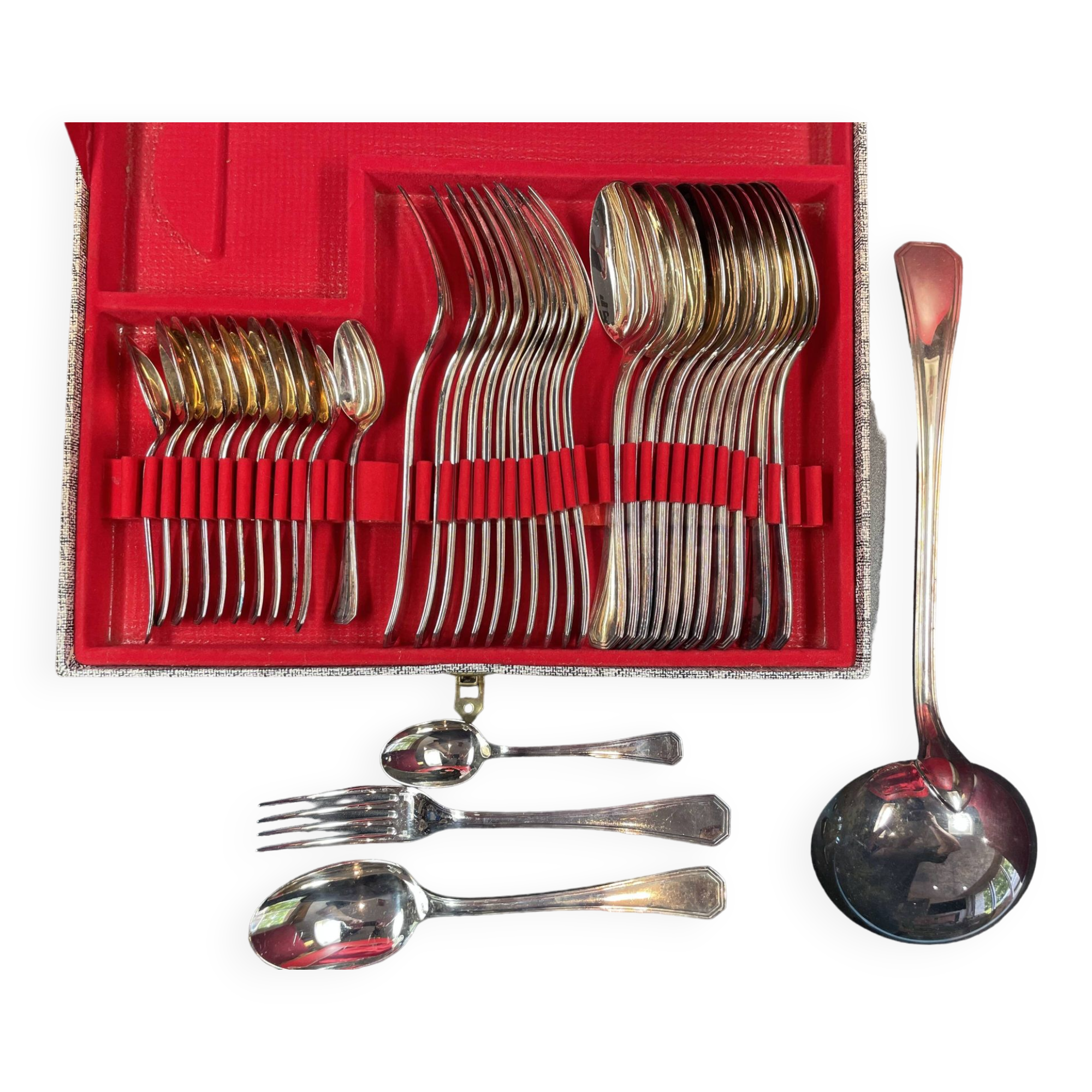 Christofle, América Model, Art Deco, 37-piece Silver-Plated Cutlery Set