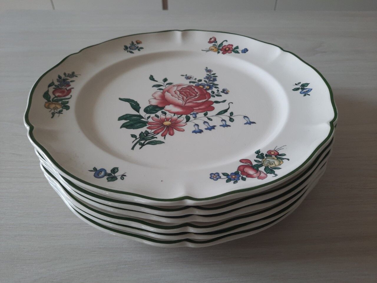Set of 6 old Villeroy & Boch plates