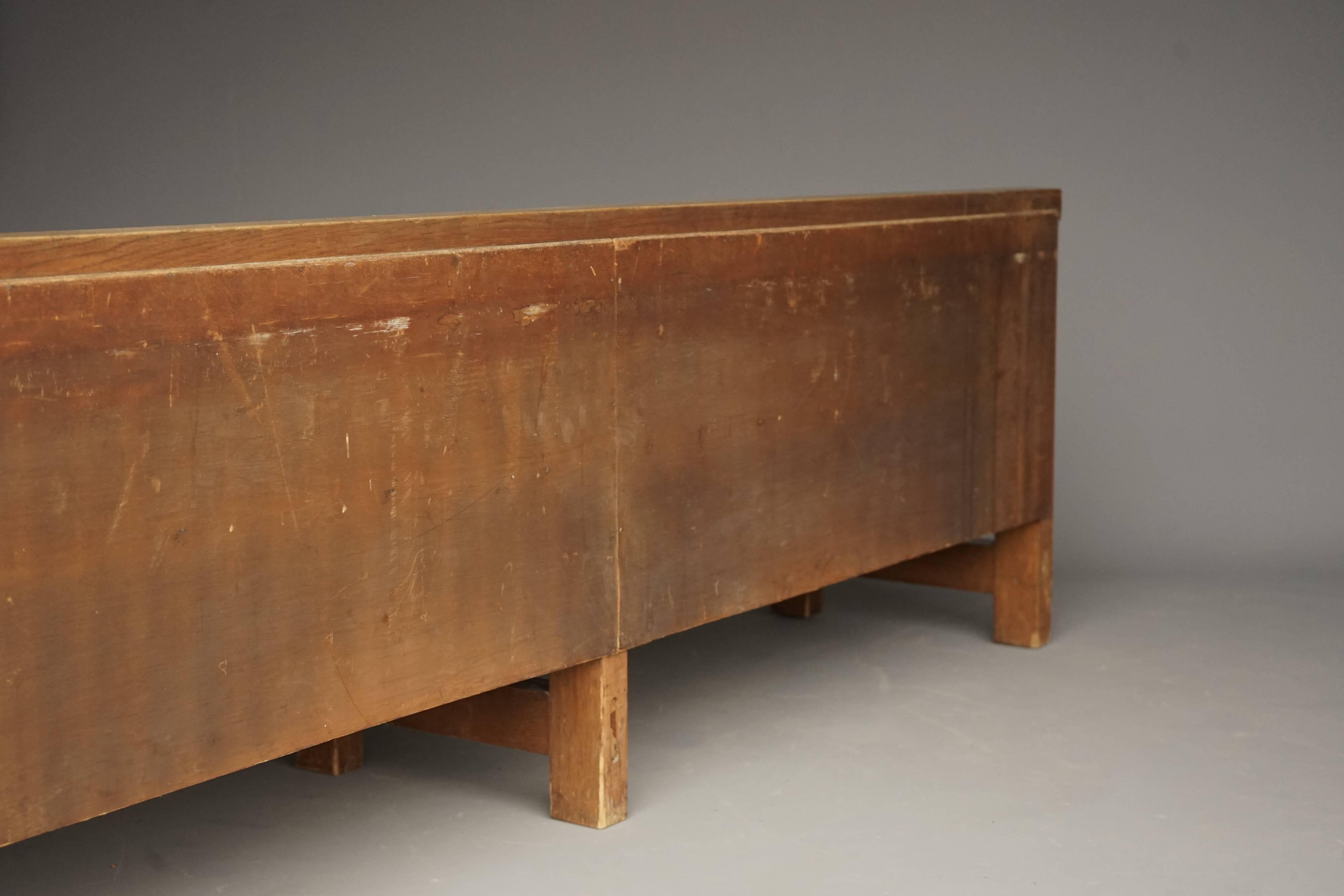 Dutch Traditionalist oak bench, Delft School. 1920s
