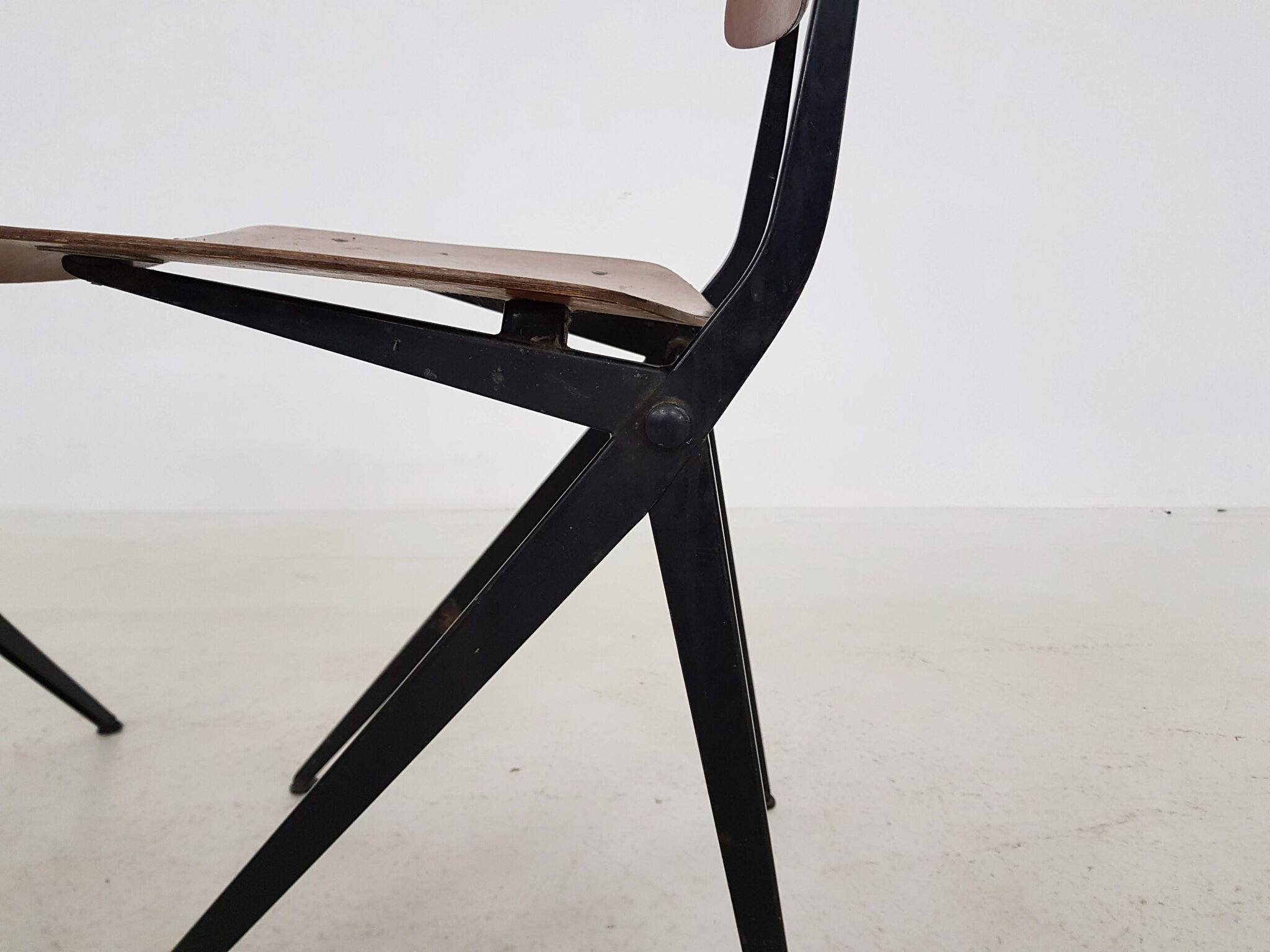 Ensemble de deux chaises d'école par Marko, Pays-Bas années 70