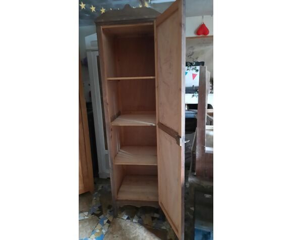 2 vintage cabinets 1 door