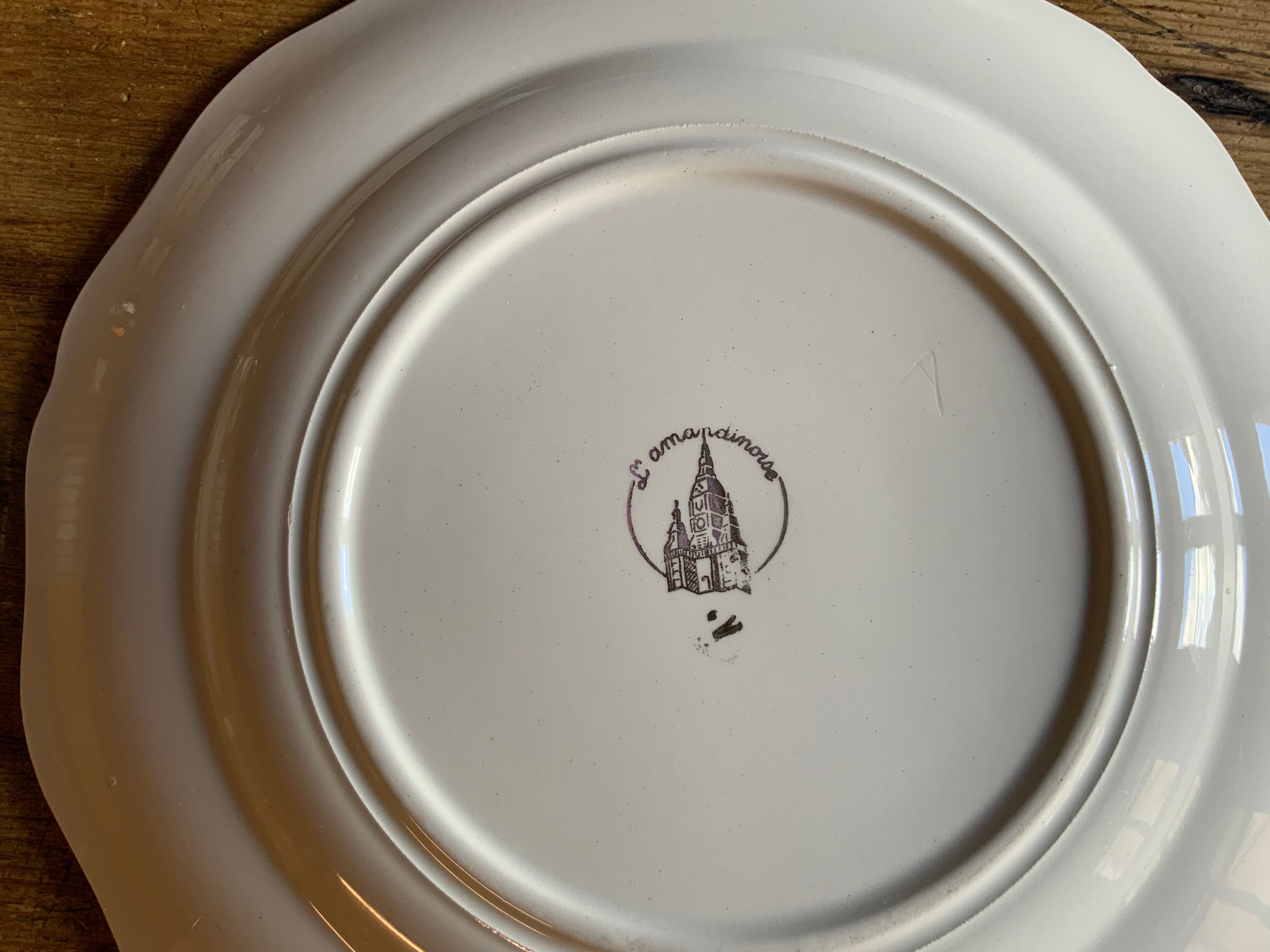 6 vintage flat plates