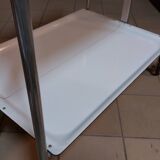 Folding tray with vintage wheels Textable in white formica