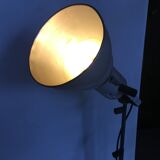 Lampe industriel sur pieds tripodes en fer forgé