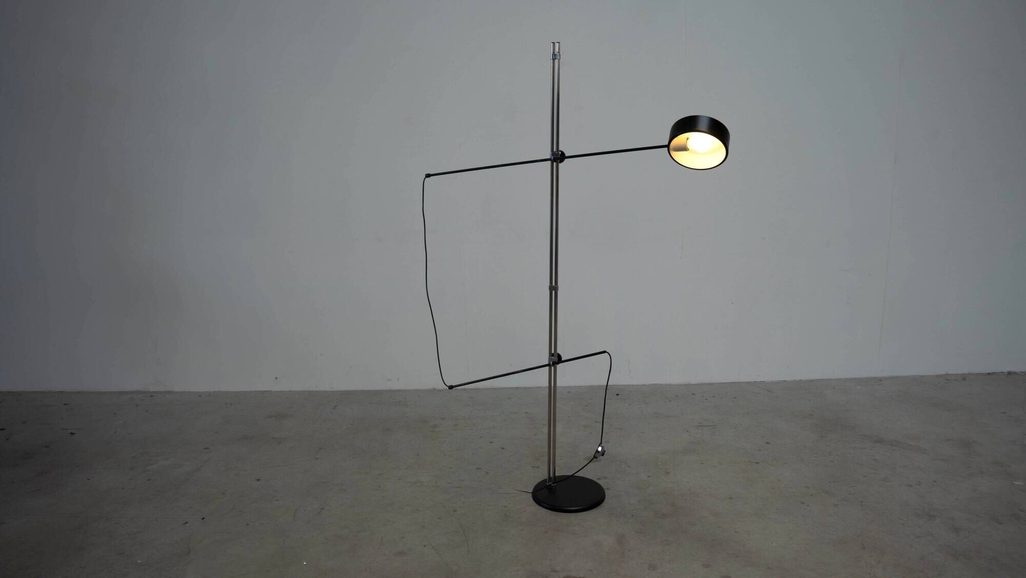Lampe de sol architecturale par Reggiani