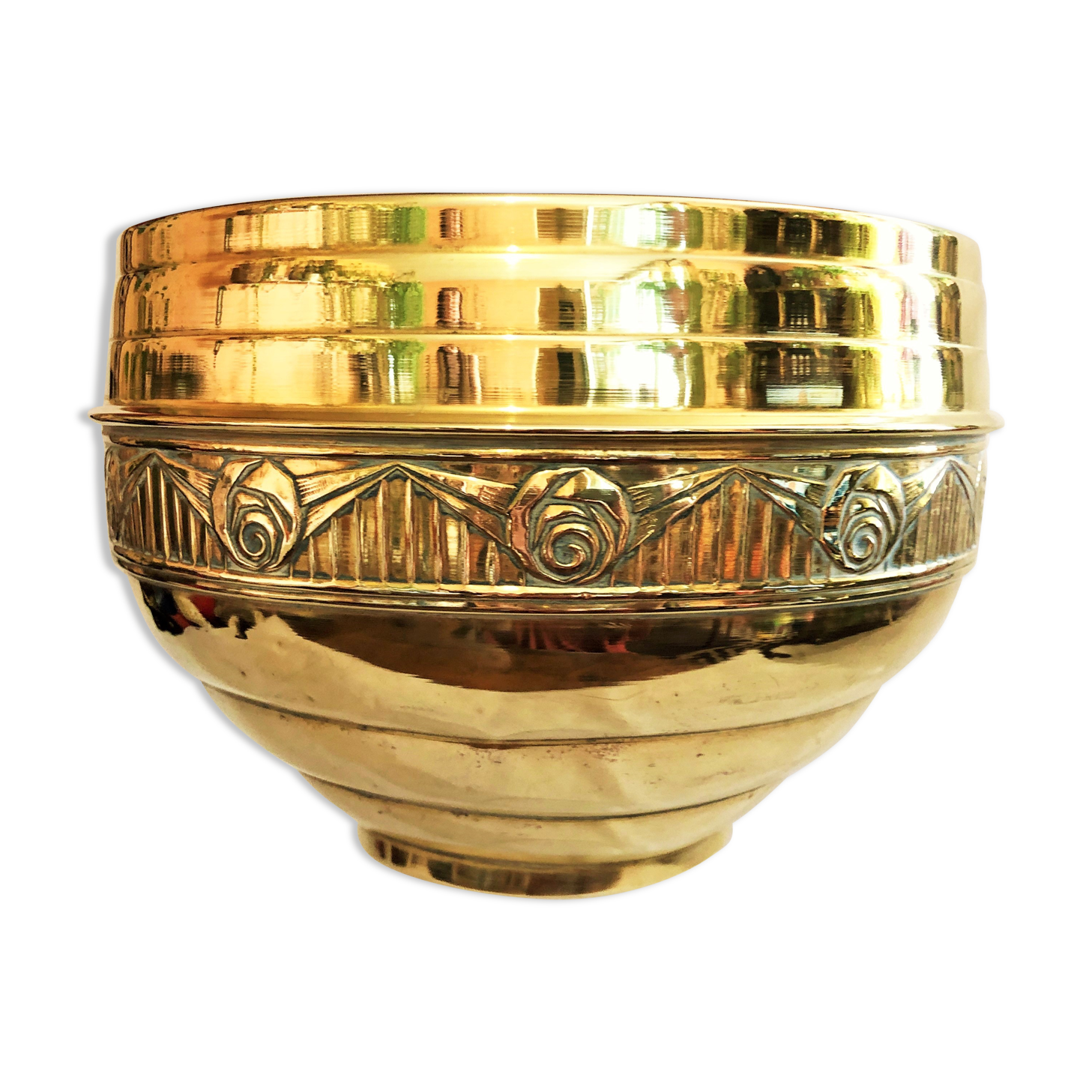 Large pot cover golden brass repelled