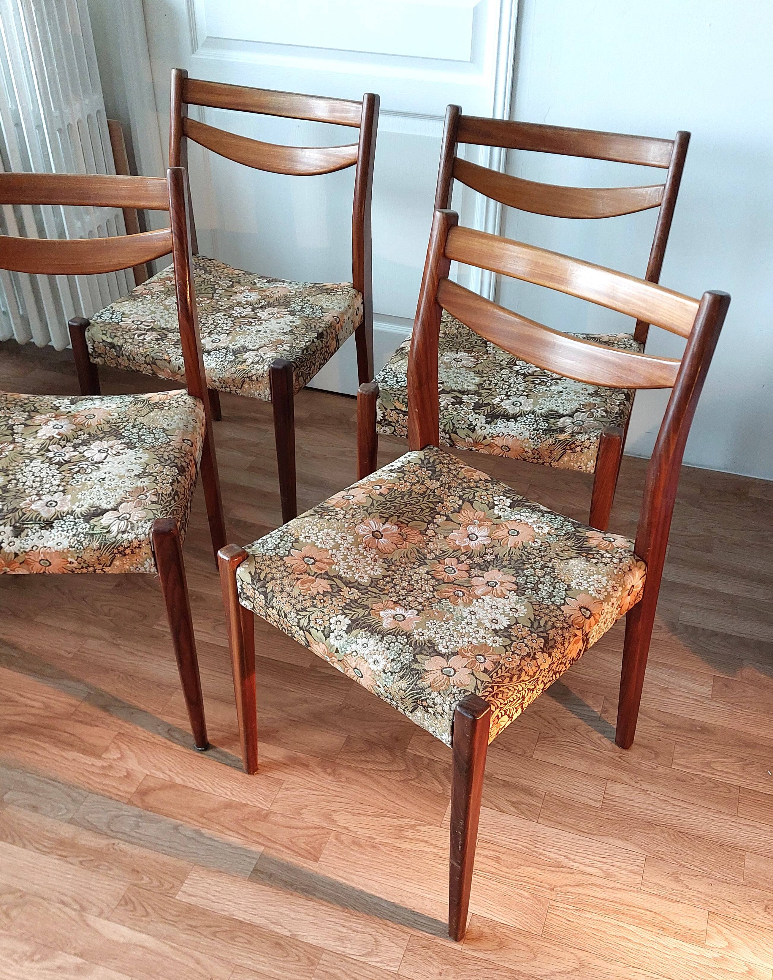 Série de 4 chaises scandinaves en palissandre 1960.