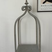 Étagère en métal
