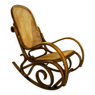 Fauteuil à bascule en bois