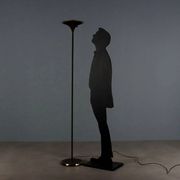 Vintage floor lamp in enamelled metal and brass, design, Italy, 1980s