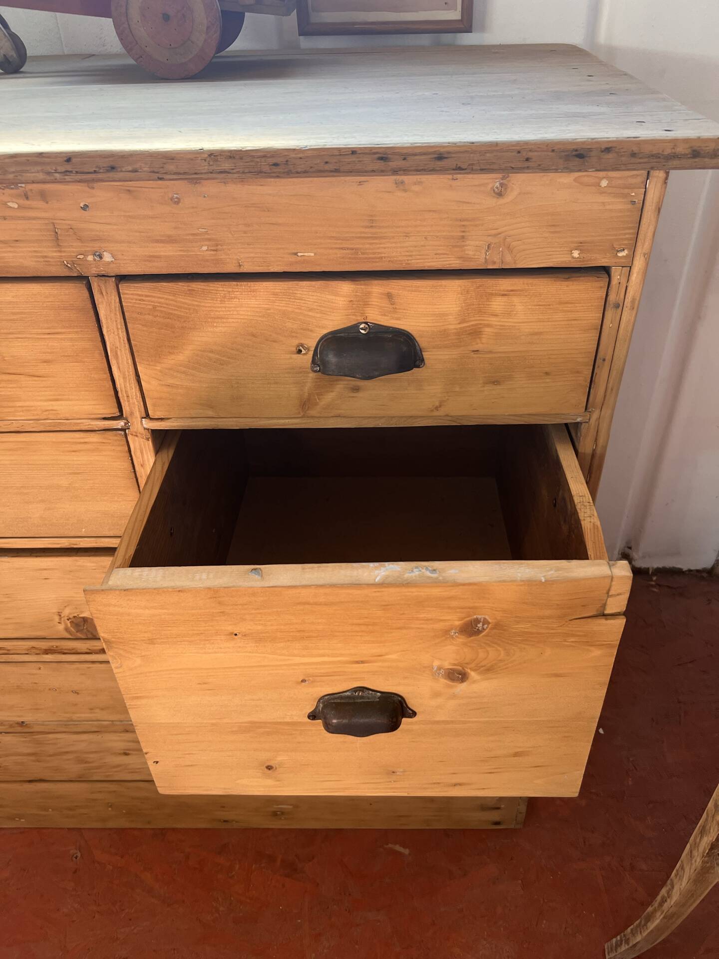 Antique drawer cabinet