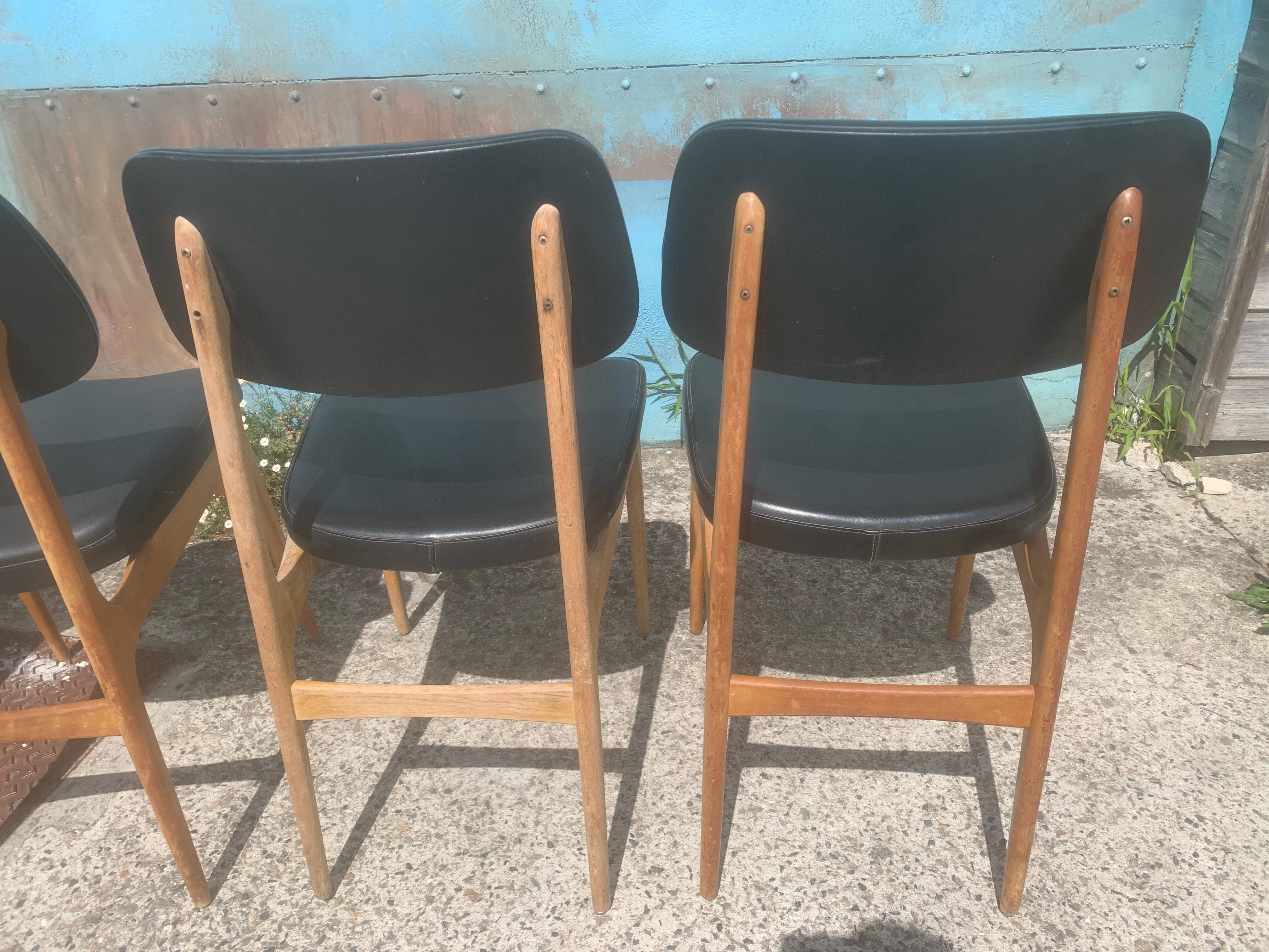 Vintage chair skaï black