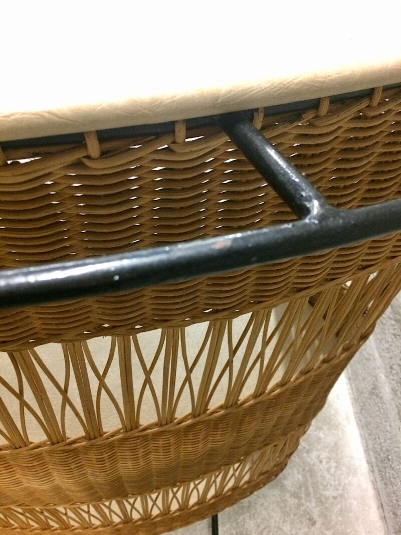 Vintage rattan counter bar