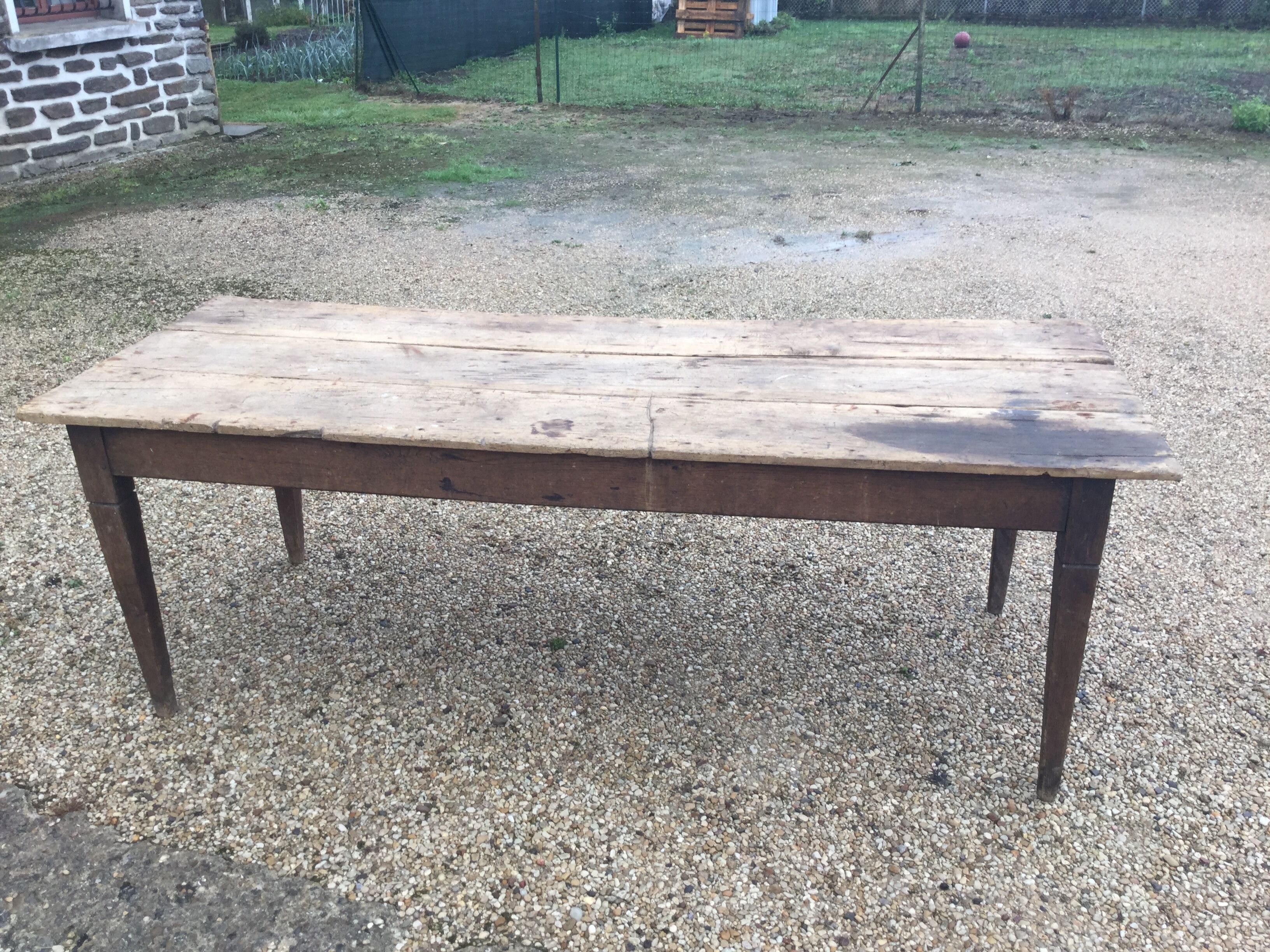 Farm table