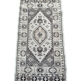 Oriental style rug 70cm x 130cm