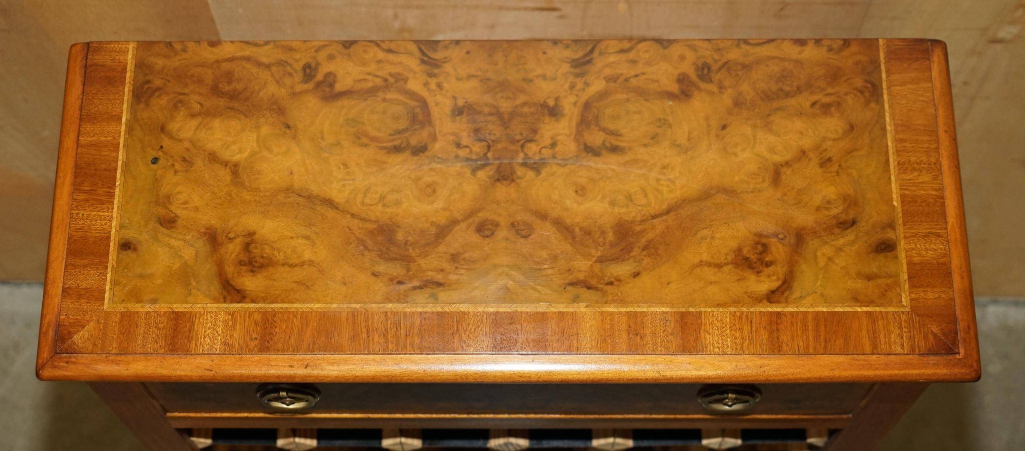 Flamed walnut sideboard for 36 bottles with drawer