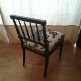 Chaise basse style classique