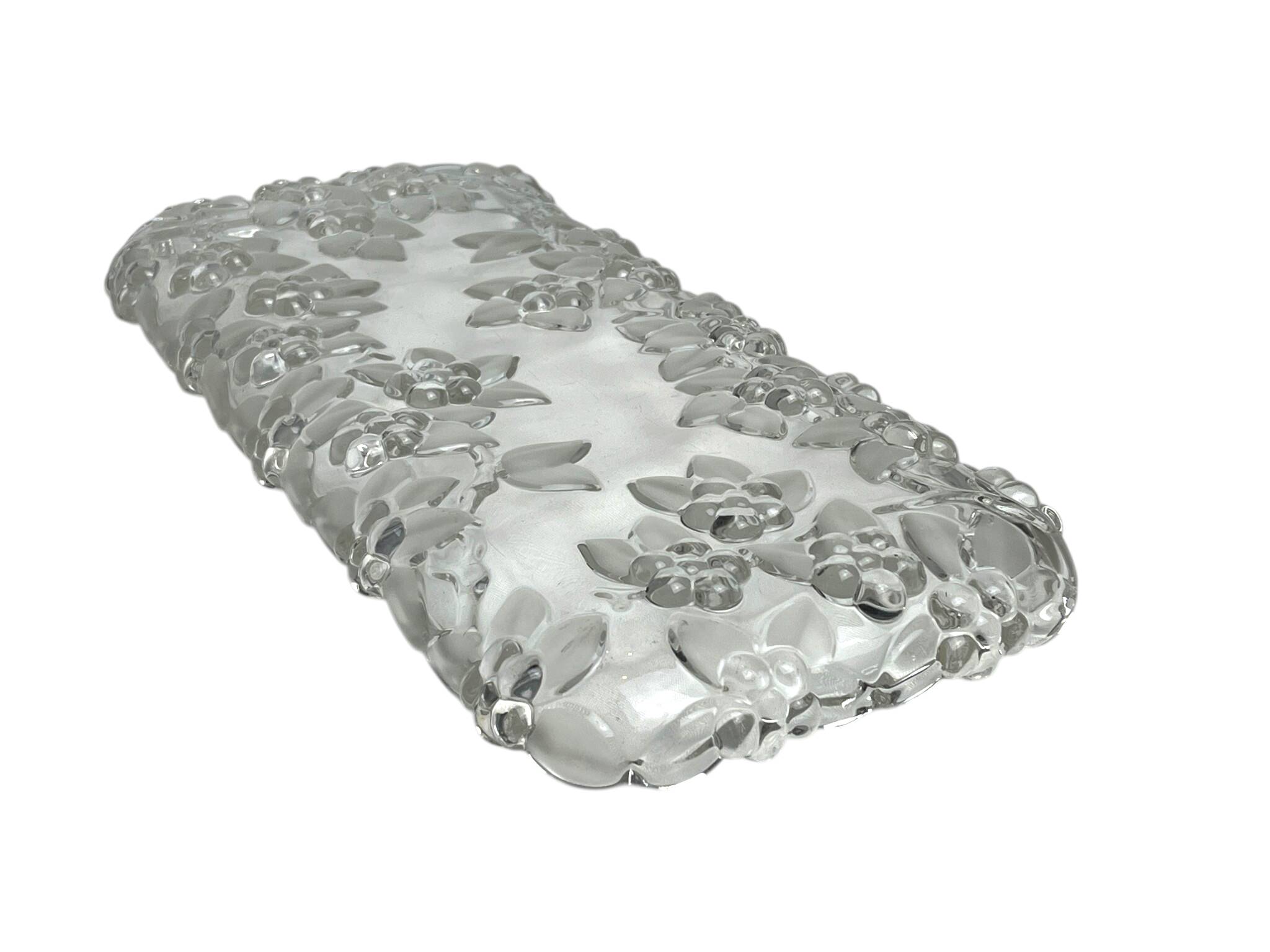 Tableware, glass cake dish decorated with flowers from the 20th century.