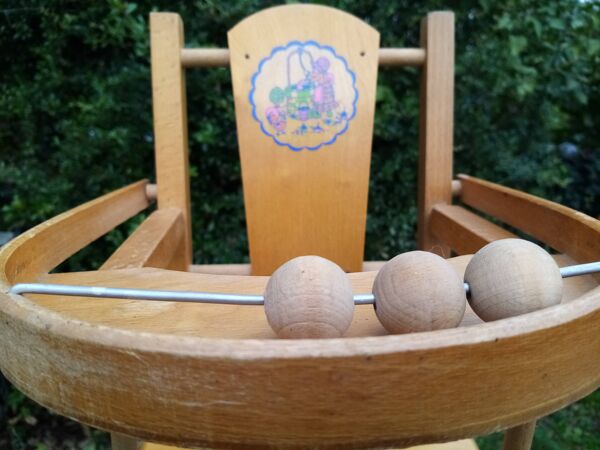 Chaise haute de poupée