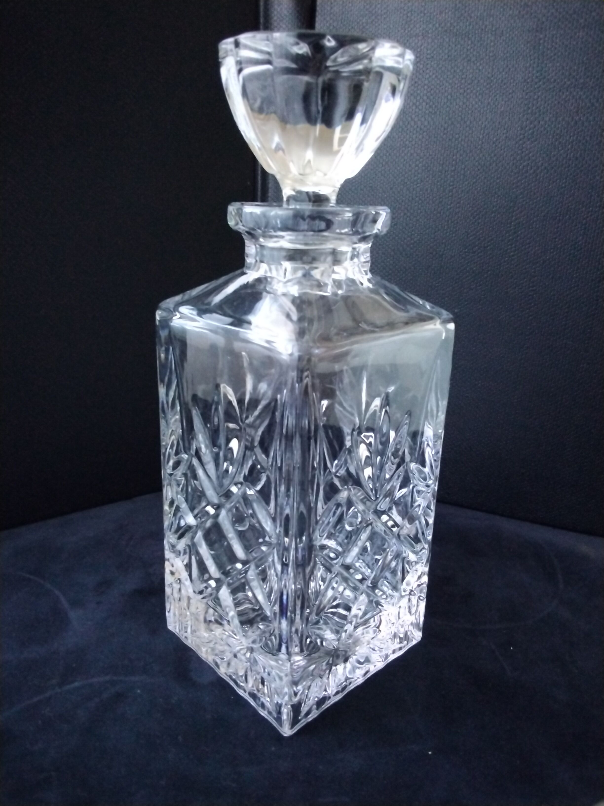 Crystal whisky decanter