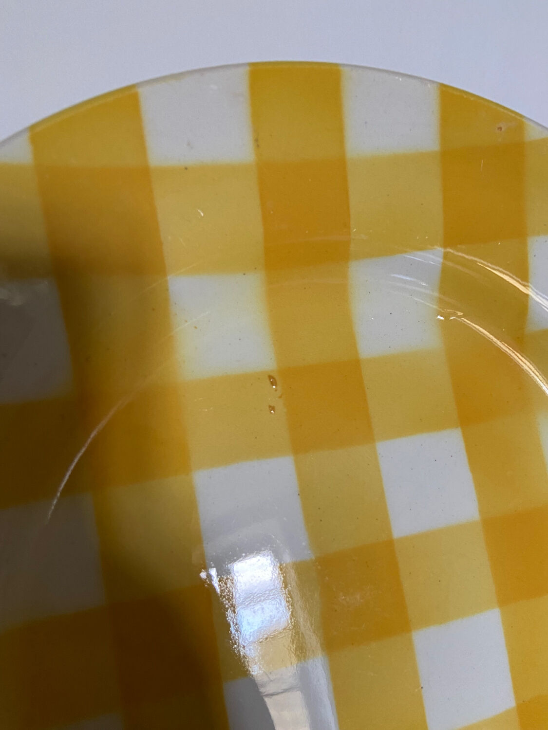 Yellow Scottish pattern plate from the Digoin manufacture