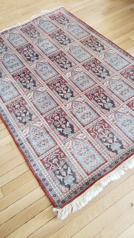 Hand-knotted wool carpet
