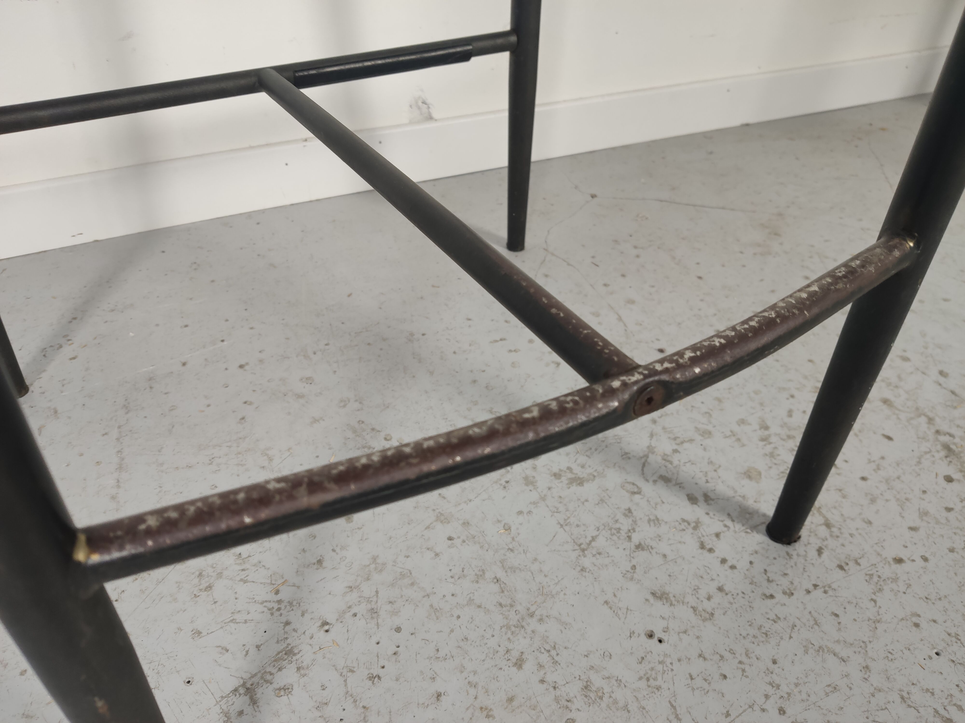 Lot 4 industrial bar stools 70s