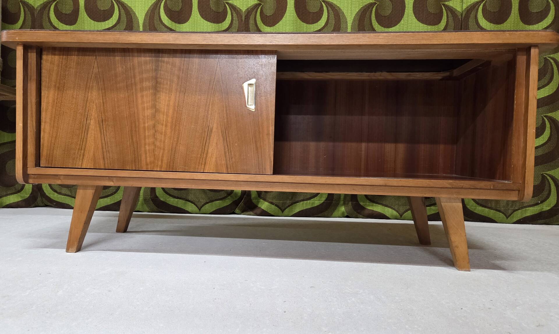 Lowboard enfilade with sliding doors, 1970s vintage.