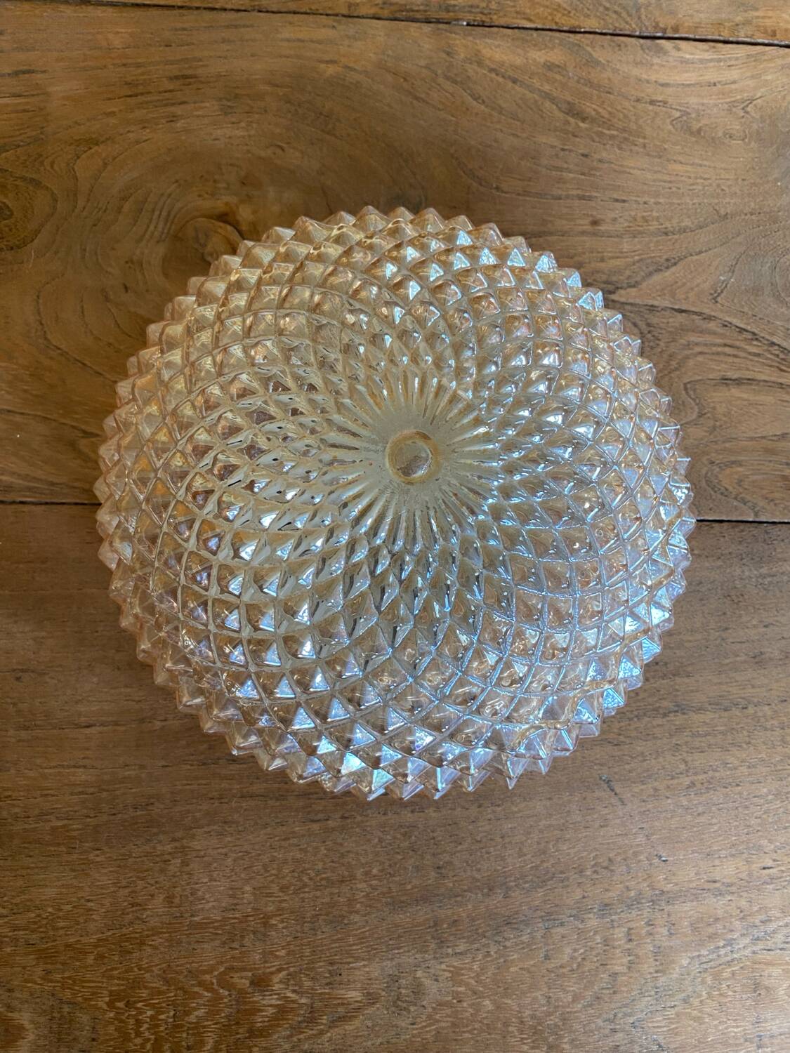 Lot de trois plafonniers en verre art déco