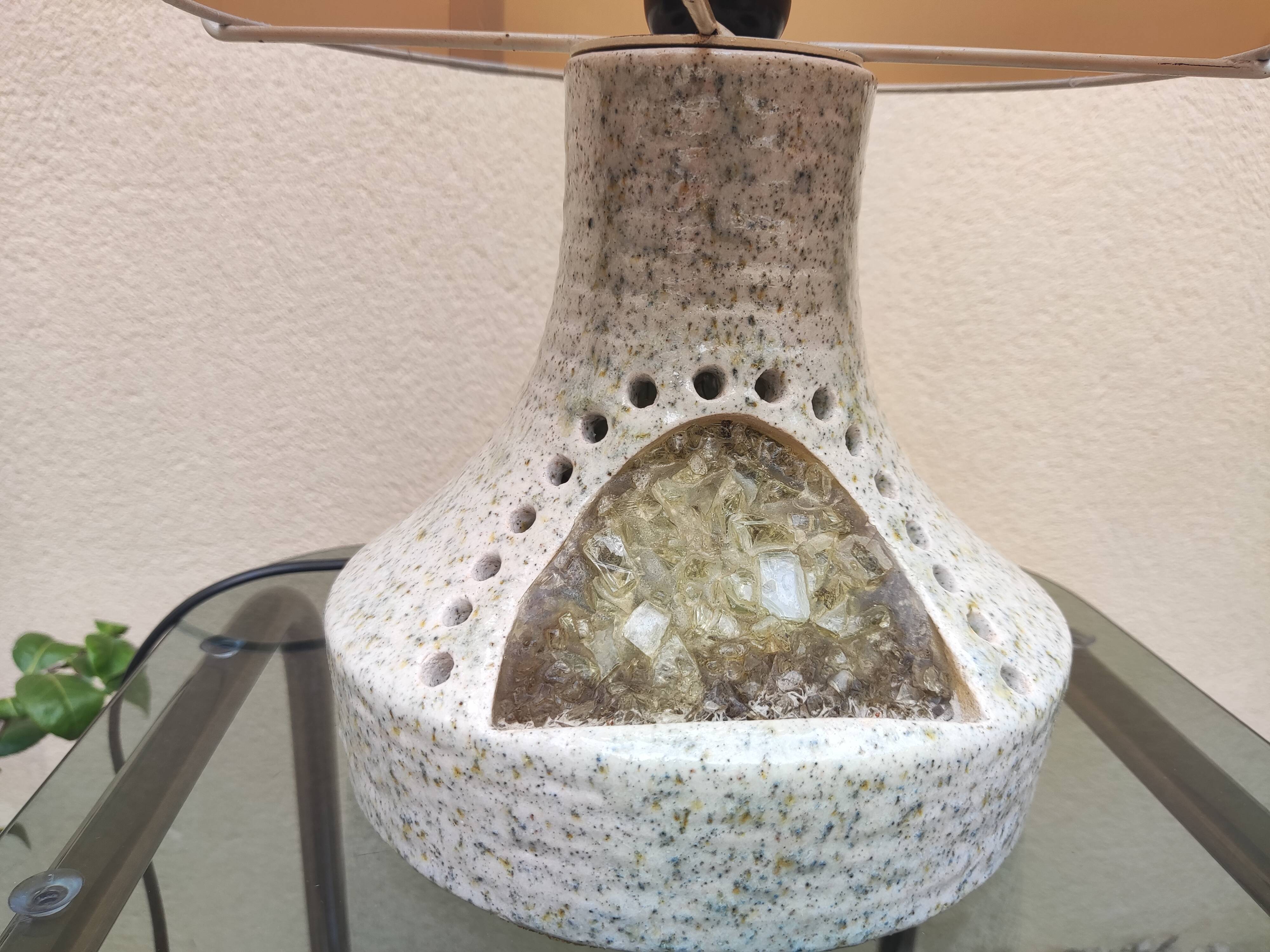 Bedside lamp in sandstone accolay