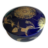 Bonbonniere from the Monaco porcelain factory with pure gold gilding.