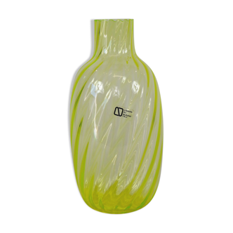 Vase jaune phosphorescent, Nason