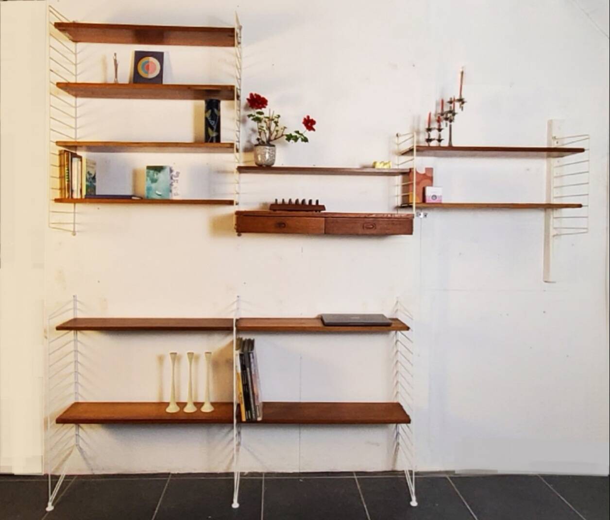 Vintage wall shelf by Nisse Strinning