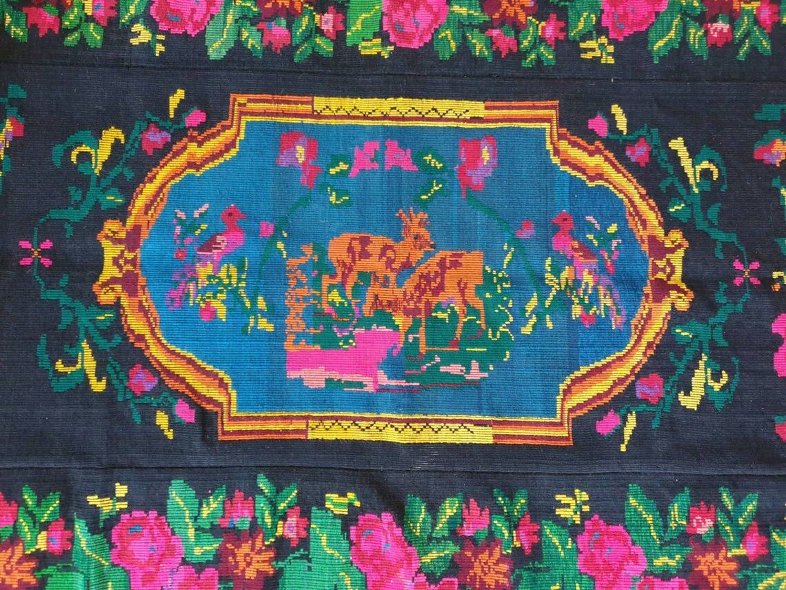 Charming Romanian rug with deers, lovely nature scenery on a floral background 155x205cm