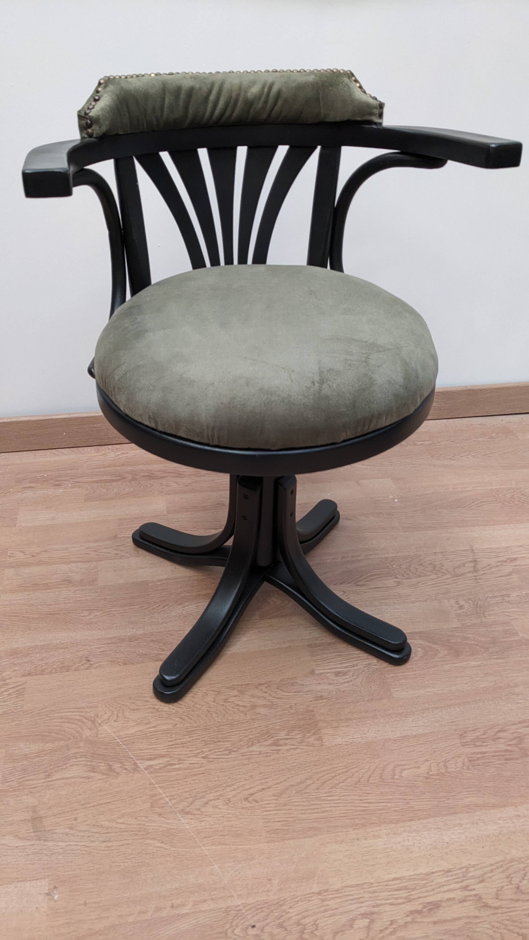 US-style office chair